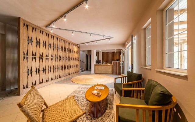 Thalassa Cape Philian Collection