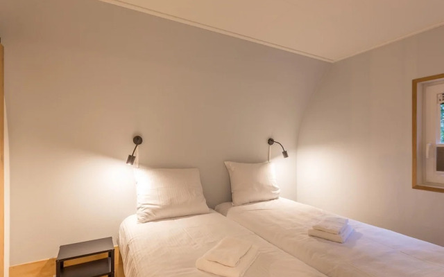 Beautiful House With Sandy Beach, Near Giethoorn