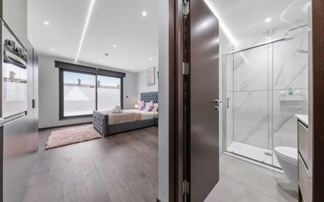 Modern Serviced Studio Flat Near Central London