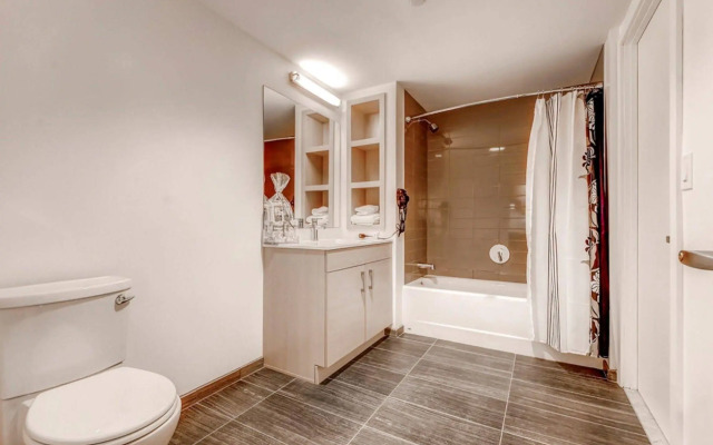 Global Luxury Suites at The Theatre District