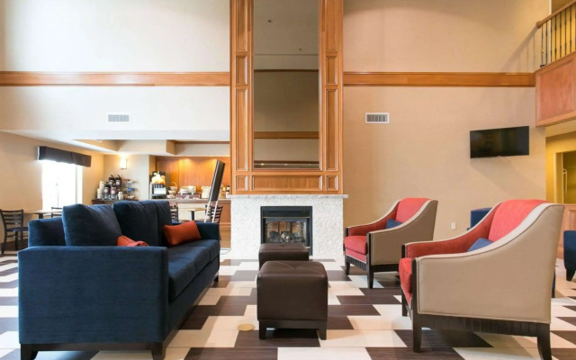 Comfort Suites Benton Harbor - St. Joseph