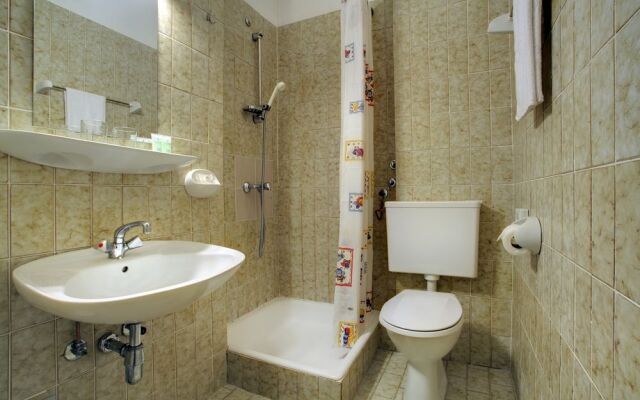 Marina Sunny Hotel by Valamar
