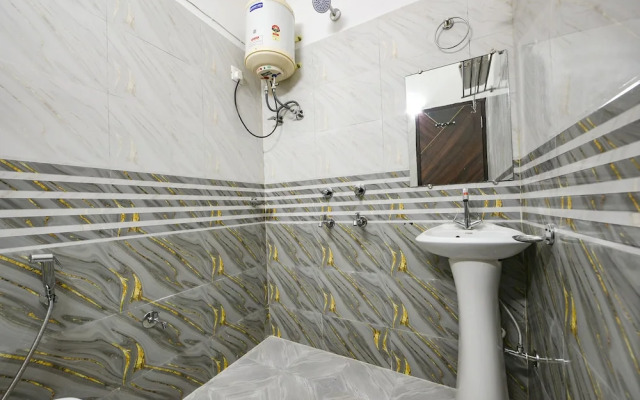Fabhotel Silver Stone