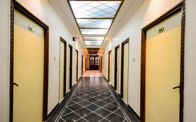 Capital O 7200 Hotel YKS