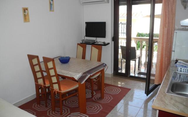 Apartment Elma 21 pax groundfloor