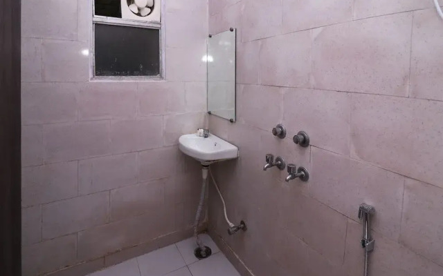 OYO 18625 Prem Hotel