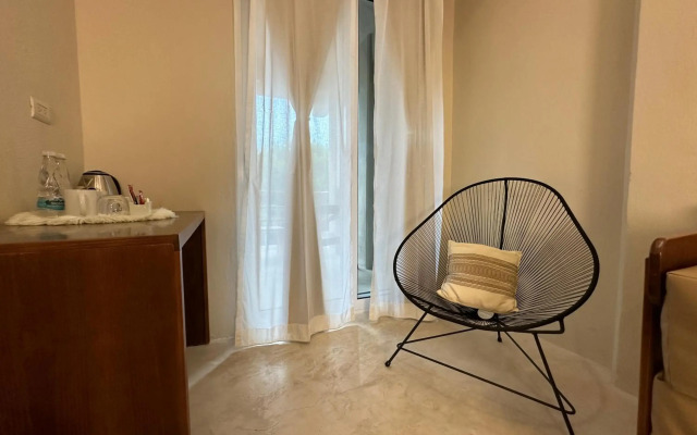 Noah Beach Hotel & Suites