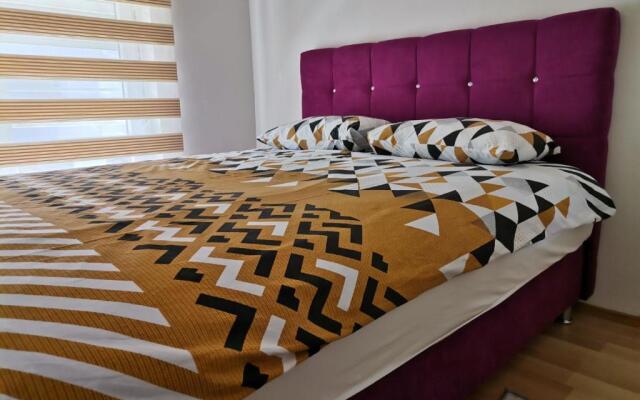 Centar Apartman ENMI 111