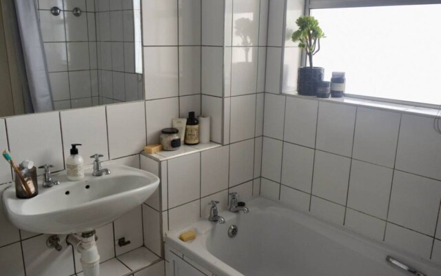 2 Bedroom in Sea Point With Huge Balcony