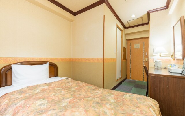 OYO 44760 Kawaguchi Station Hotel