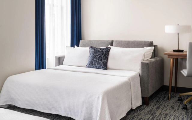 BLU-Tique, Akron, a Tribute Portfolio Hotel