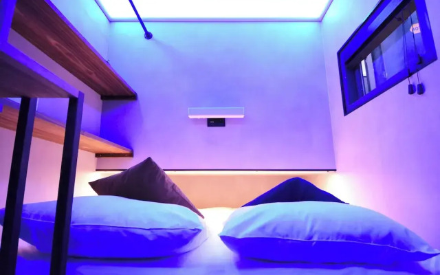 The Hyve Capsule hostel Amsterdam