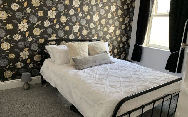 Blackpool Abode - Seaside Cove