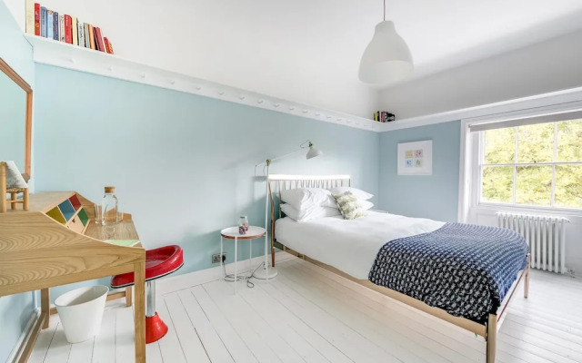 Spectacular 4BR Townhouse in Georgian Quarter, free parking