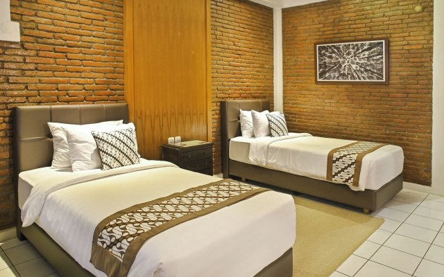 Paku Mas Hotel
