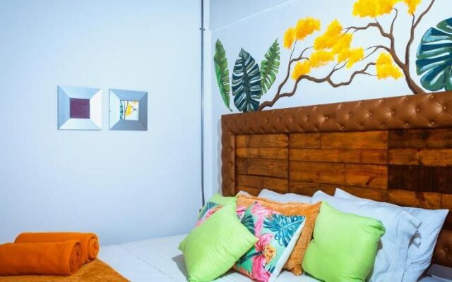 Friends To Be - Hostel