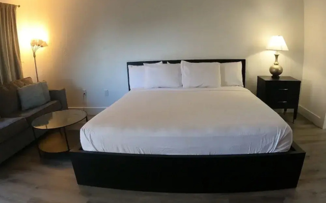 Cozy Condos Near Universal & Seaworld