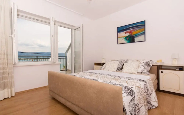 Quaint Holiday Home in Mastrinka With Balcony