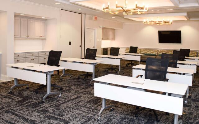 Hampton Inn & Suites Charlotte/South Park at Phillips Place