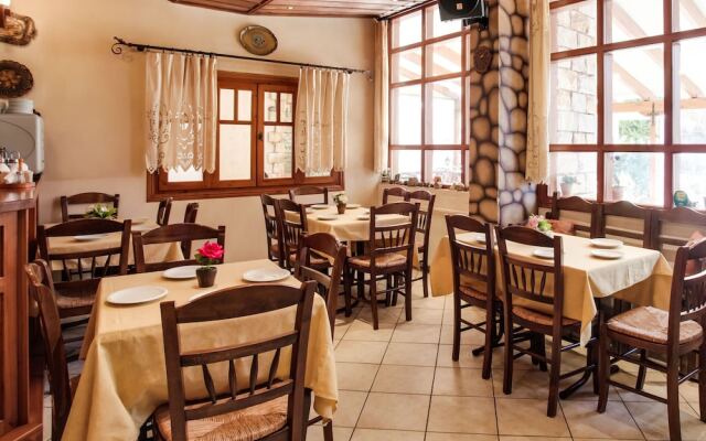 Elegant Holiday Home in Stournareika With Balcony