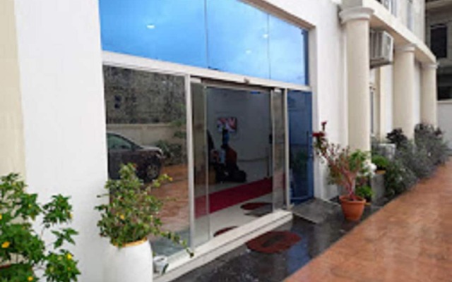 Time Oak Hotel and Suites Royale
