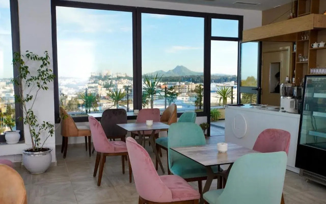 Lescure Business Hôtel and SPA