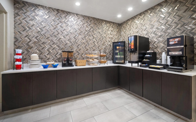 La Quinta Inn & Suites by Wyndham Atlanta Stockbridge