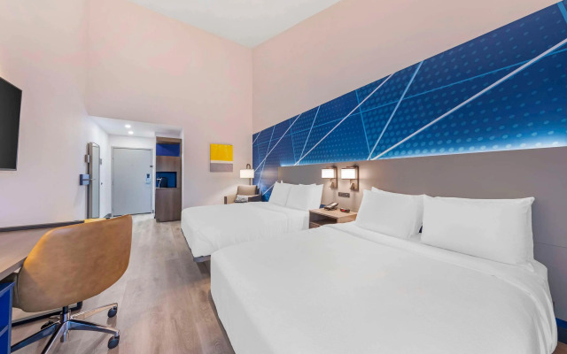 Comfort Inn & Suites Irvine Spectrum