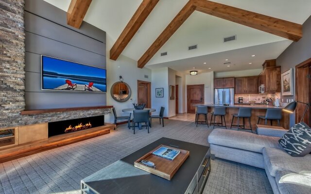 Luxury 2br Steps From Heavenly Village & Gondola 2 Bedroom Condo by RedAwning