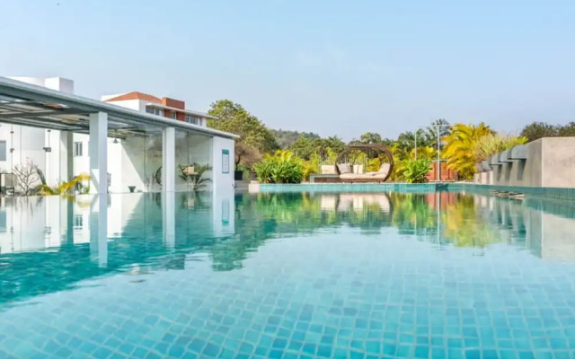 Elegant 2BR Apartment Near Candolim Coco Beach