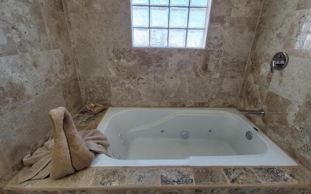 Casa Evita 4 Bedroom Beachfront Home