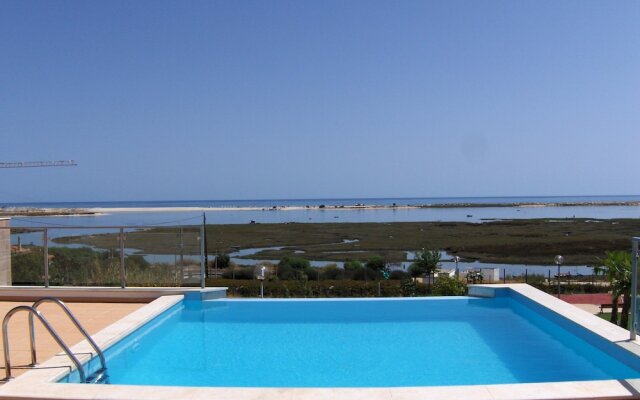 Superb Family Apartment With Sea Views, Swimming Pools In Fuzeta East Algarve