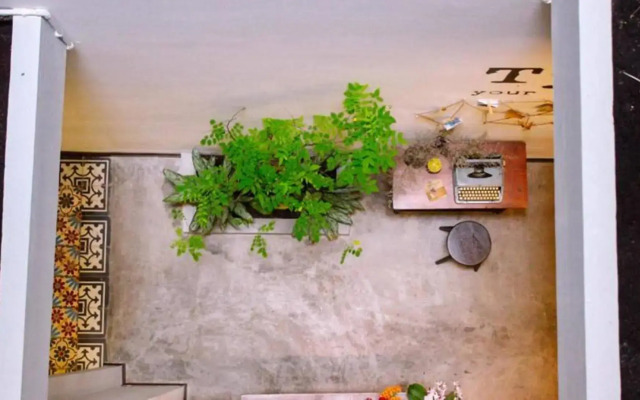 Tripwriter Hotel & Bistro