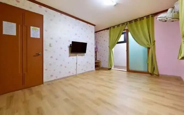 Boryeong Hinhip Pension