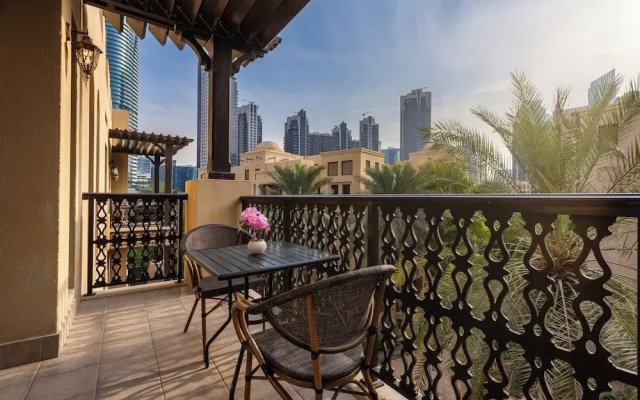 Maison Privee - Stylish & Spacious Apartment in Downtown Dubai