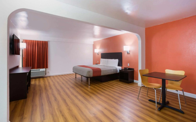 Motel 6 Suwanee, GA - Gwinnett Center