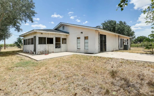 Screened Porch: Remote Harlingen House!