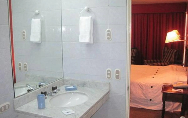 Suites Plaza Las Flores