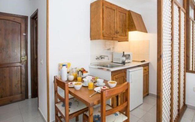 Estel Blanc Apartments - Adults Only