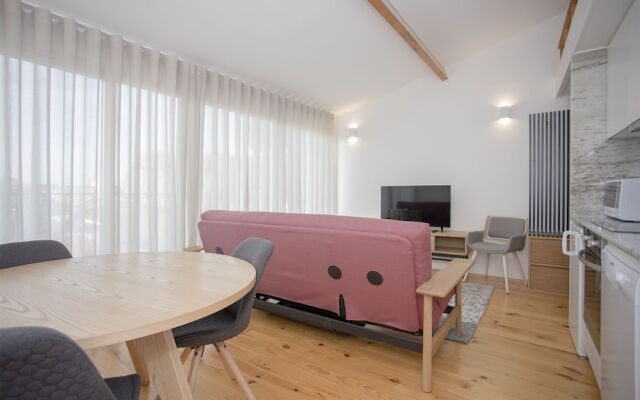 Liiiving - Mezzanine Downtown Balcony