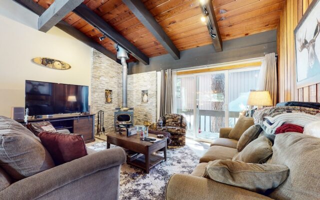 Mammoth Estates #140 2 Bedroom Condo by RedAwning