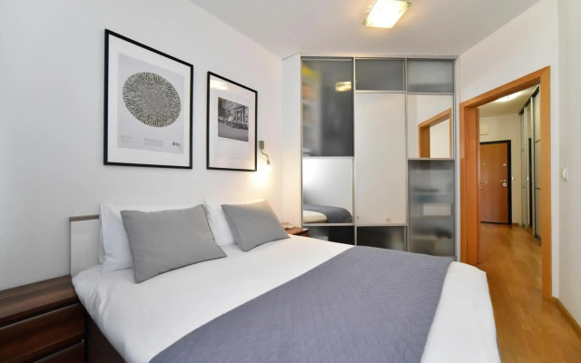 Block Apartment Park