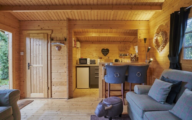 Tranquil Cabin Retreat in Carluke