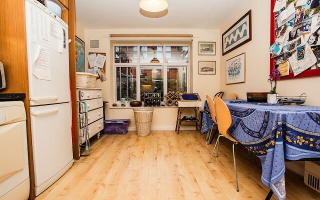 Gorgeous Spacious 3 Bed Apartment in Clapham