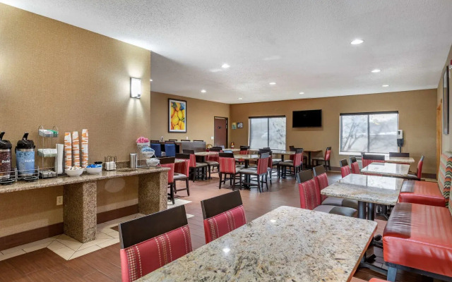 Comfort Suites Southfield/Detroit