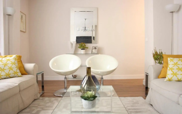 Elegancia by SevillaLuxurySuites