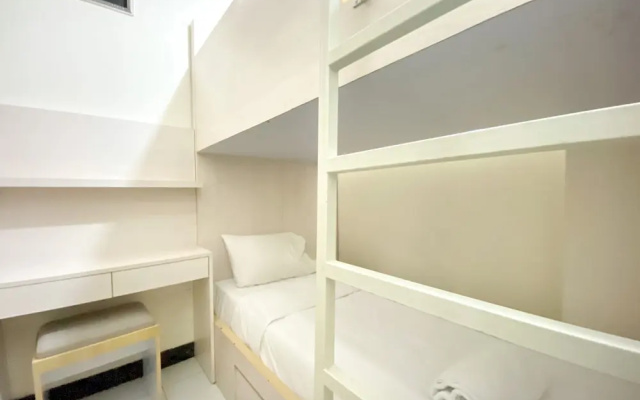 Spacious 2Br At 7Th Floor Cinere Resort Apartment – Guest Rooms – Depok
