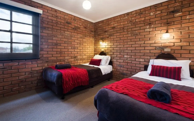 Castlemaine Colonial Motel and Apartments
