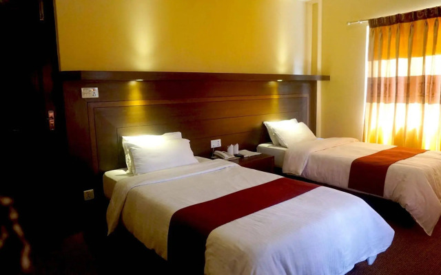 Hotel Middle Path & Spa
