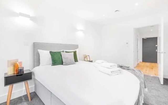Brentford - 2 Bedroom, Brentford